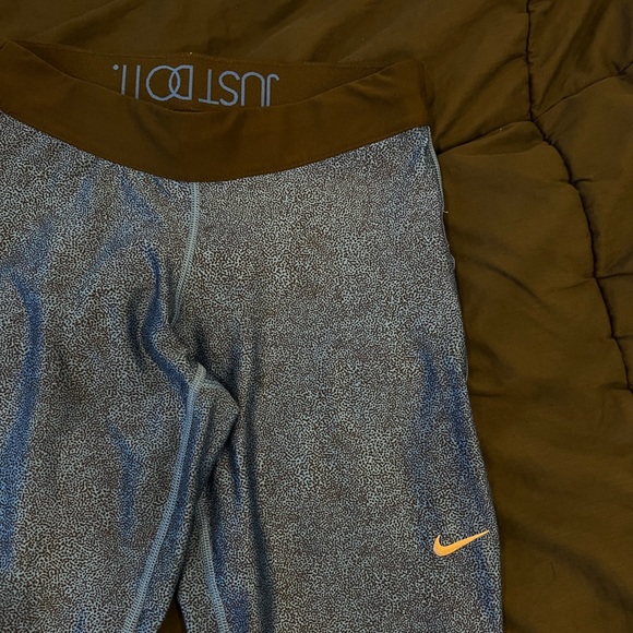 NIKE LEGGINGS - Picture 3 of 3